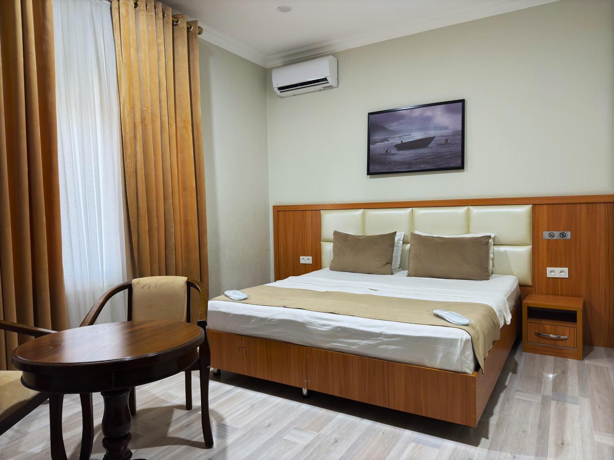 The Moon Tashkent Hotel Exterior foto